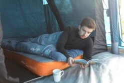 Vango Airbeam Vango Aether Air 450XL Tent (2022) -Outdoor Gear Store van 2021 lifestyle airbeam earth aether air 450xl lo 26